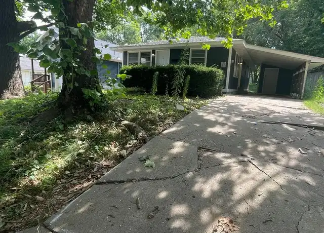 Property at 2112 N Marion Ave, Springfield, MO, 65803, 3 beds, 2 baths, [object Object]