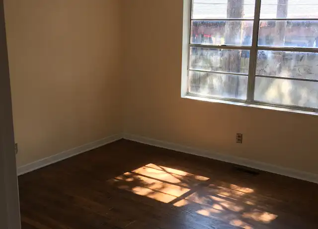 Property at 2603 E 10th St Unit 8, Greenville, NC, 27858, 2 beds, 1 bath, [object Object]