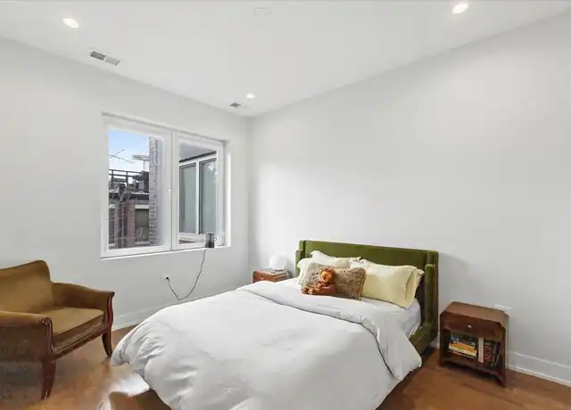 Property at 2217 W Madison St Unit 212, Chicago, IL, 60612, 1 bed, 1 bath, [object Object]
