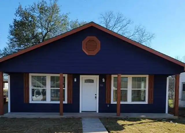 Property at 501 Poindexter Ave, Cleburne, TX, 76033, 3 beds, 2 baths, [object Object]
