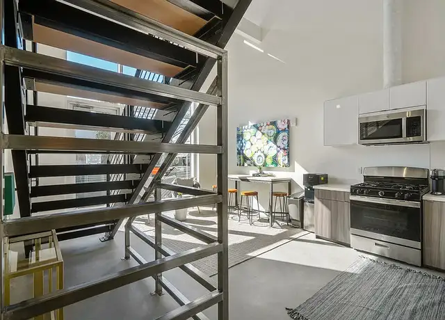 Photo of 950 63rd St, Emeryville, CA 94608