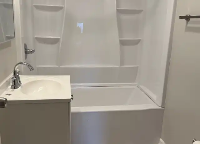 Property at 2221 Hawthorne Ave Unit 3, Pittsburgh, PA, 15218, 1 bed, 1 bath, [object Object]