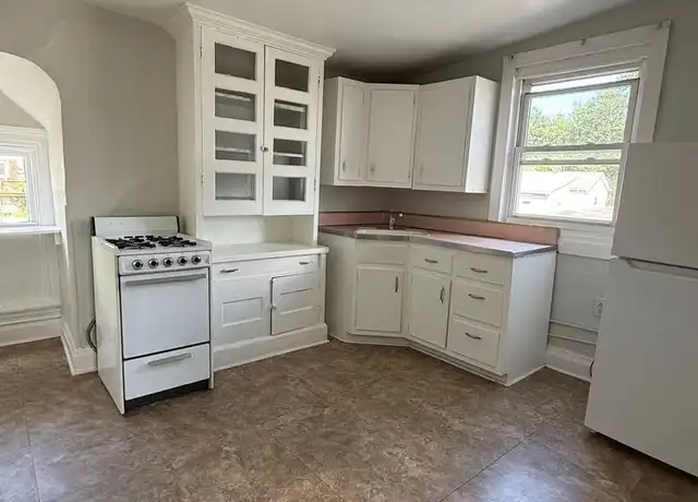 Property at 2221 Hawthorne Ave Unit 3, Pittsburgh, PA, 15218, 1 bed, 1 bath, [object Object]