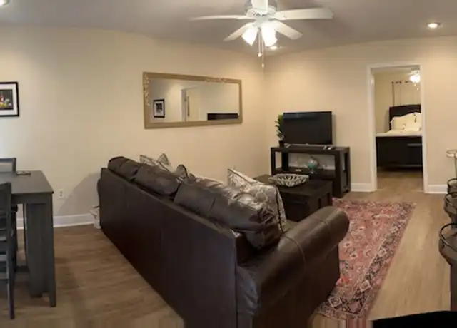 Property at 3921 Prytania St Unit 3921-1B (3), New Orleans, LA, 70115, 1 bed, 1 bath, [object Object]