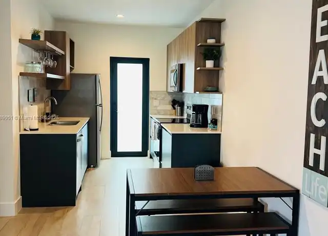 Property at 8333 Harding Ave Unit 3, Miami Beach, FL, 33141, 1 bed, 1 bath, [object Object]