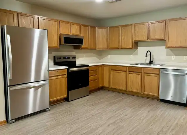 Property at 323 Williamsburg Pl Unit C, New Richmond, WI, 54017, 2 beds, 1 bath, [object Object]