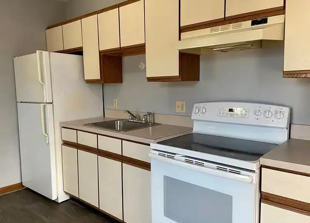 Property at 155 E Central St Unit F, Franklin, MA, 02038, 1 bed, 1 bath, [object Object]