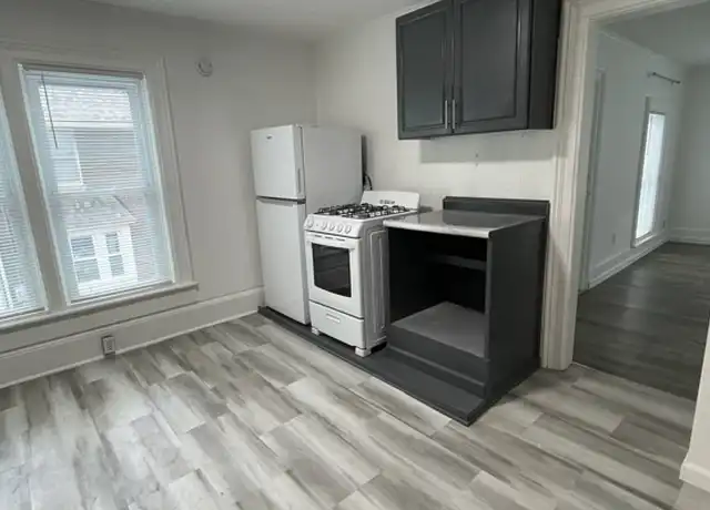 Property at 219 N Davison St Apt 3, Davison MI 48423, Davison, MI, 48423, 1 bed, 1 bath, [object Object]