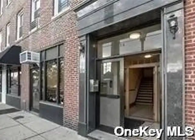 Property at 16 New St, Hewlett, NY, 11557, 2 beds, 1 bath, [object Object]