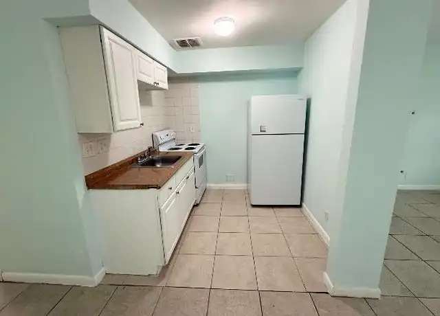 Property at 2918 Jackson St, Hollywood, FL, 33020, 1 bed, 1 bath, [object Object]