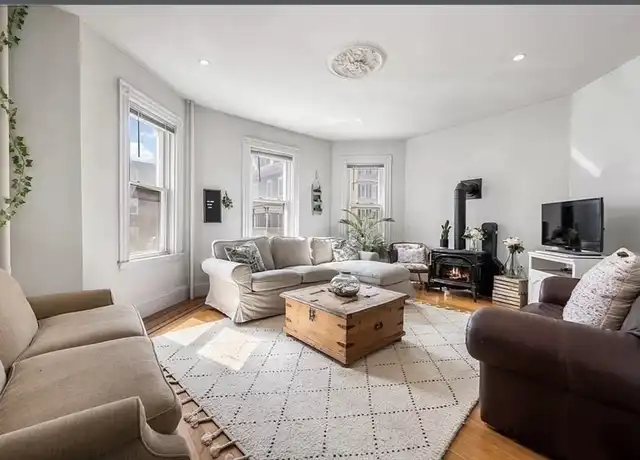 Property at 866 E 5th St #1, South Boston, MA, 02127, 4 beds, 1 bath, [object Object]
