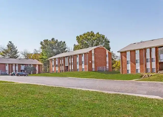 Property at Ashton Heights apartments - 3530 Dona Dr NW, Roanoke, VA, 24017, 2-3 beds, 1 bath, [object Object]