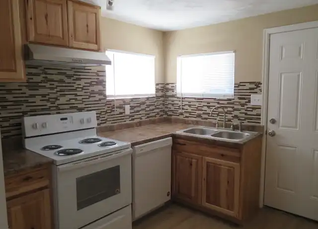 Property at 726 E Fountain Blvd Unit B, Colorado Springs, CO, 80903, 1 bed, 1 bath, [object Object]