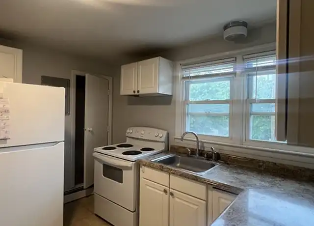 Property at 24 Concord St Unit 10, Ashland, MA, 01721, 1 bed, 1 bath, [object Object]