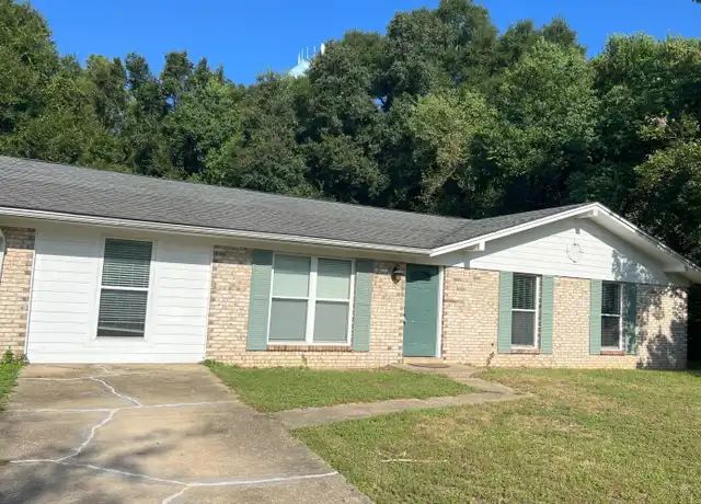 Property at 1207 Sunshine Dr, Crestview, FL, 32539, 4 beds, 2 baths, [object Object]