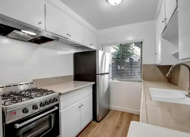 Property at 11615 Darlington Ave Unit 05, Los Angeles, CA, 90049, 1 bed, 1 bath, [object Object]
