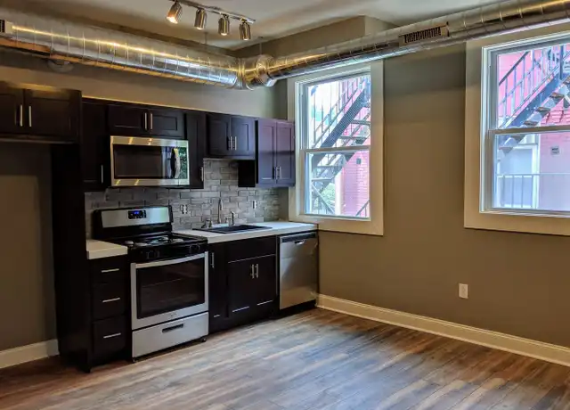 Property at 327 N Neville St Apt 2, Pittsburgh, PA, 15213, 3 beds, 2 baths, [object Object]