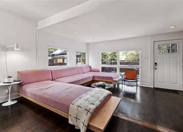 Property at 503 E Live Oak St, Austin, TX, 78704, 3 beds, 1 bath, [object Object]