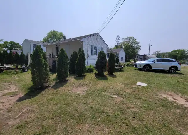 Property at 202 W 1st St, West Islip, NY, 11795, 1 bed, 1 bath, [object Object]