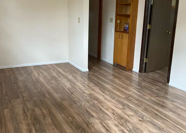Property at 108 SW 9th St Unit B, College Place, WA, 99324, 3 beds, 1 bath, [object Object]