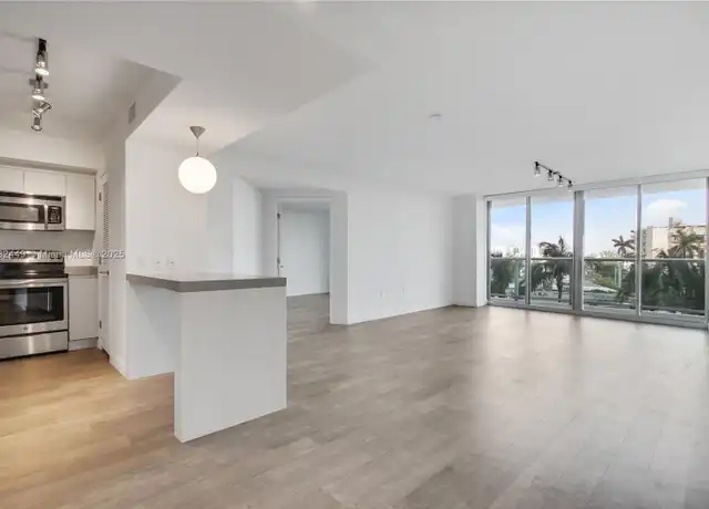 Property at 1500 Bay Rd Unit M-0414, Miami Beach, FL, 33139, 2 beds, 2 baths, [object Object]