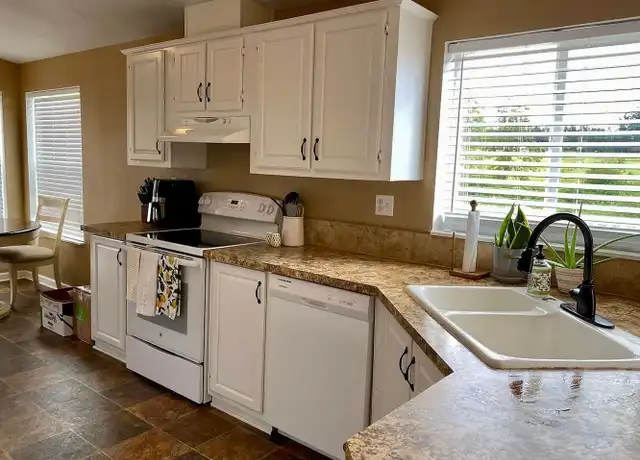 Property at 13680 S Mueller Rd, Oregon City, OR, 97045, 2 beds, 2 baths, [object Object]