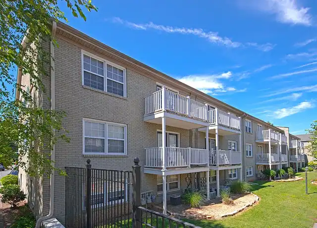 Property at CampusWalk - 1225 College St, Bowling Green, KY, 42101, 1-2 bed, 1 bath, [object Object]