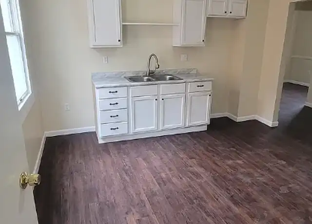 Property at 4485 W 136th St Unit Downstairs, Cleveland, OH, 44135, 3 beds, 1 bath, [object Object]
