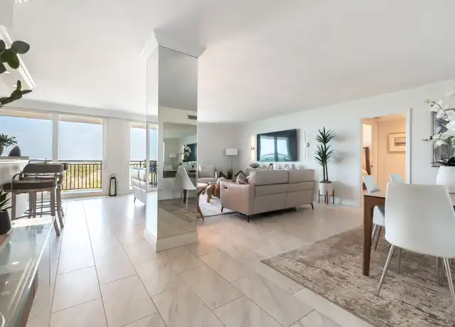 Property at 4822 Ocean Blvd, Siesta Key, FL, 34242, 2 beds, 2 baths, [object Object]