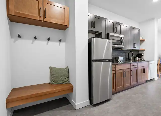 Property at 424 N 3rd St Unit 402, Burlington, IA, 52601, 0 beds, 1 bath, [object Object]