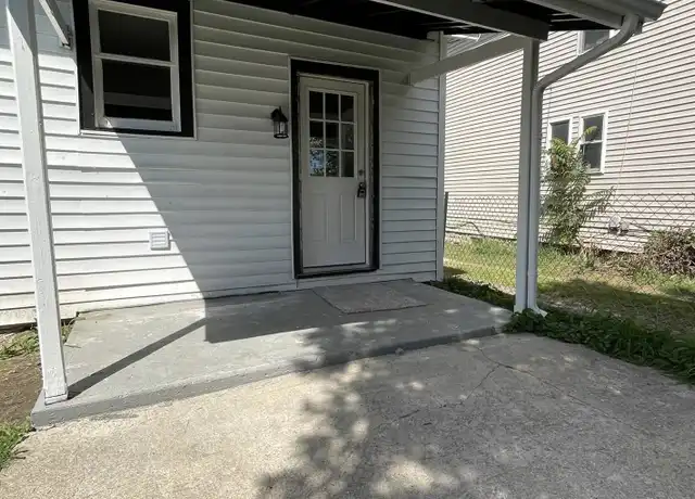 Property at 1004 Woodlawn Ave Unit B, Zanesville, OH, 43701, 2 beds, 1 bath, [object Object]