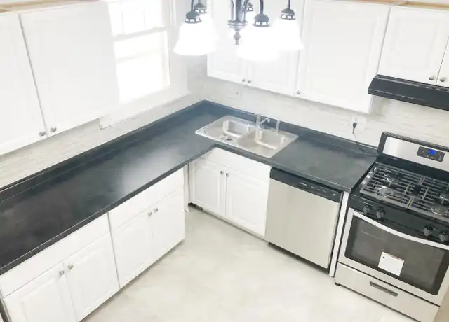 Property at 376 W Fuller Ave Unit 3, St Paul, MN, 55103, 1 bed, 1 bath, [object Object]