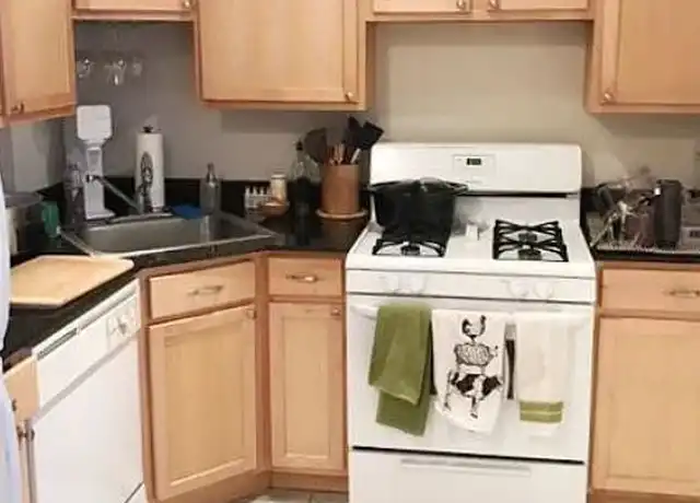 Property at 1253 W Henderson St #2, Chicago, IL, 60657, 1 bed, 1 bath, [object Object]