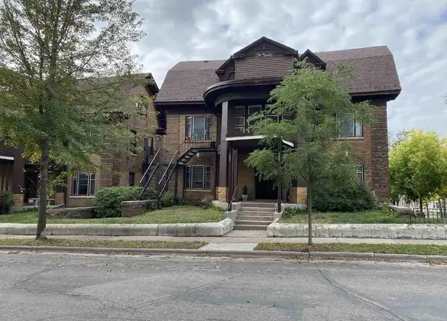 Property at 2012 Dupont Ave S Unit 5, Minneapolis, MN, 55405, 1 bed, 1 bath, [object Object]
