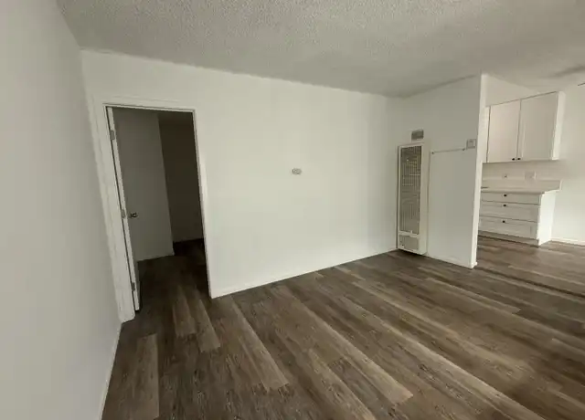 Property at 15319 S White Ave Unit Q, Compton, CA, 90221, 1 bed, 1 bath, [object Object]