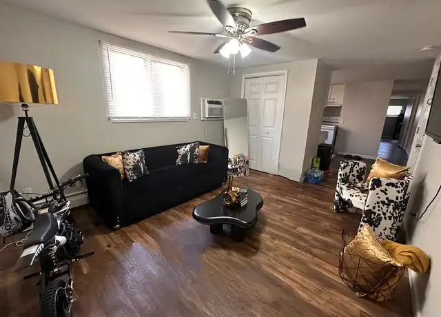 Property at 1015 3rd Ave Unit 4, Coraopolis, PA, 15108, 2 beds, 1 bath, [object Object]