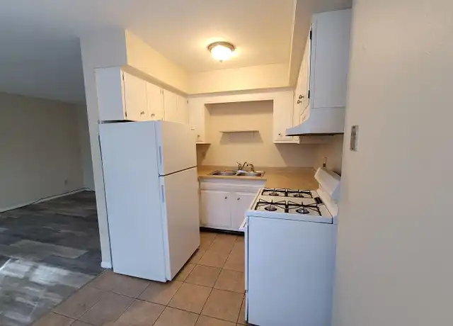 Property at 2069 N Cambridge Ave Unit 105, Milwaukee, WI, 53202, 1 bed, 1 bath, [object Object]