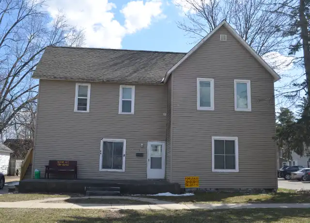 Property at 625 S Oak St, Mount Pleasant, MI, 48858, 8 beds, 3 baths, [object Object]