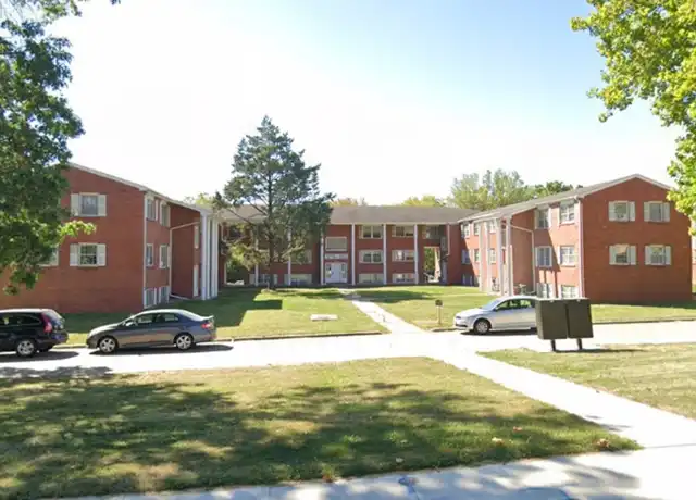 Property at 905 W Benton St Unit 905-18, Iowa City, IA, 52246, 2 beds, 1 bath, [object Object]