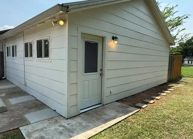 Property at 320 W 6th St, Weatherford, TX, 76086, 1 bed, 1 bath, [object Object]
