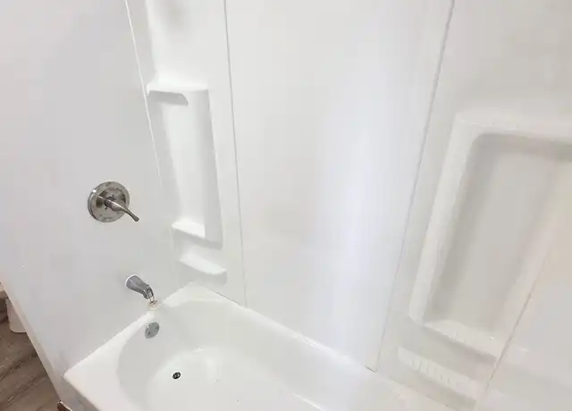 Property at 87 Manville Rd, Woonsocket, RI, 02895, 1 bed, 1 bath, [object Object]