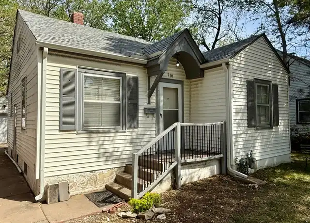 Property at 716 S Broadview St, Wichita, KS, 67218, 2 beds, 1 bath, [object Object]