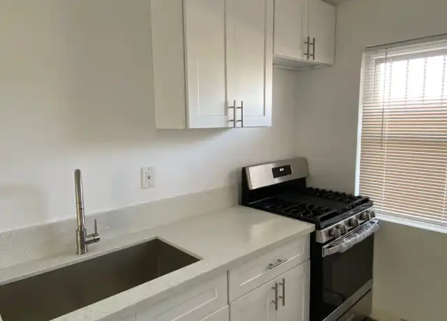 Property at 2029 E 10th St Unit 2, Long Beach, CA, 90804, 1 bed, 1 bath, [object Object]
