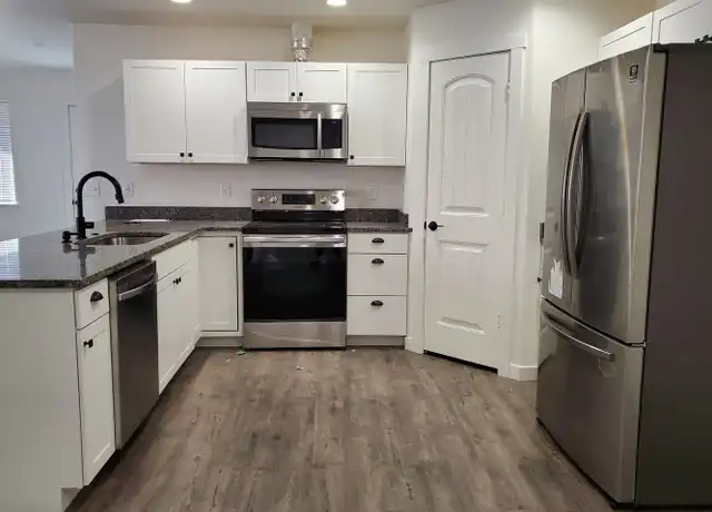 Property at 1125 W Ivy Ave Unit B, Moses Lake, WA, 98837, 2 beds, 2 baths, [object Object]