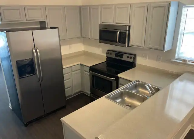Property at 913 Tennyson Dr, Charlotte, NC, 28208, 1 bed, 1 bath, [object Object]