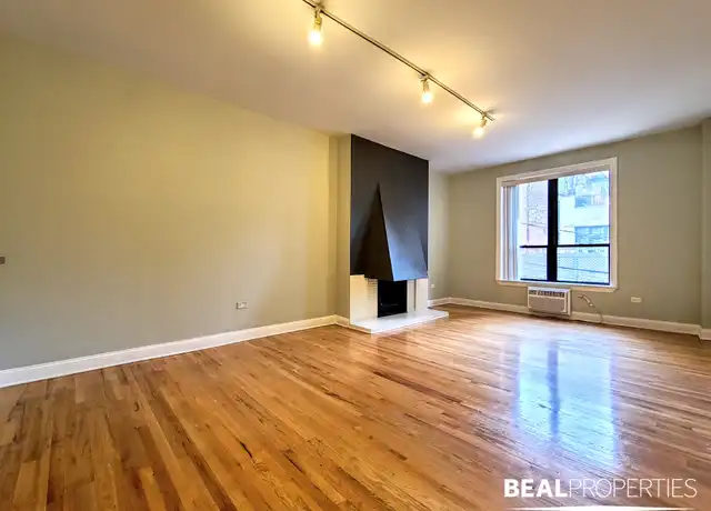 Property at 1425 N Dearborn St Unit 2D, Chicago, IL, 60610, 1 bed, 1 bath, [object Object]