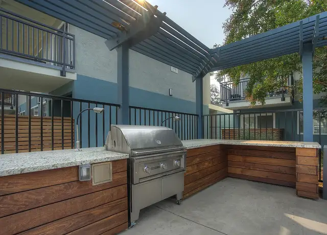 Photo of 1011 Ygnacio Valley Rd, Walnut Creek, CA 94598