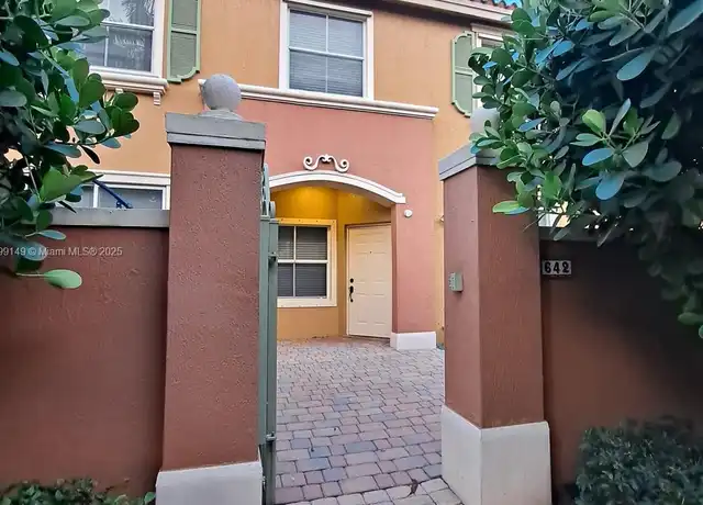 Property at 642 SW 106th Ave #1514, Pembroke Pines, FL, 33025, 2 beds, 2.5 baths, [object Object]