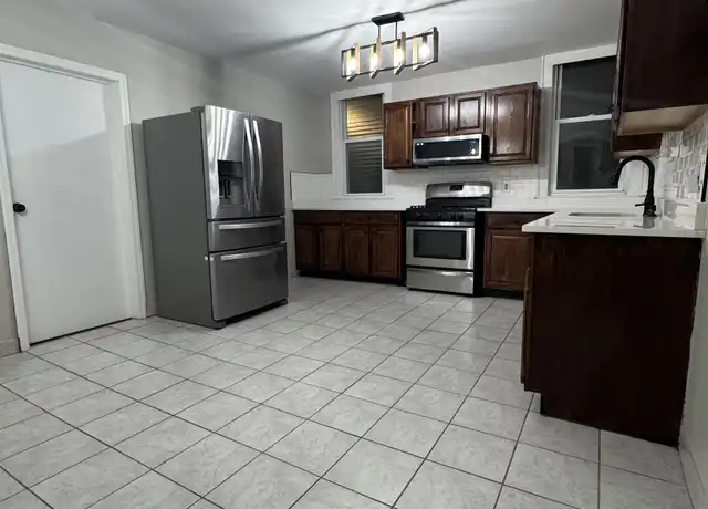 Property at 19 Lord Ave Unit 1, Bayonne, NJ, 07002, 3 beds, 1 bath, [object Object]