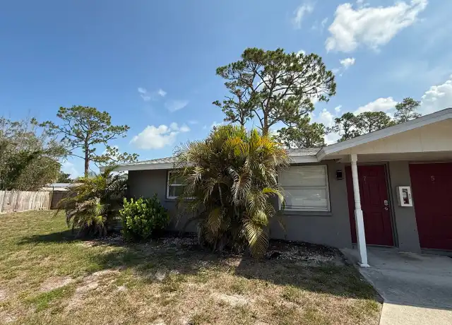 Property at 350 N Elm St, Englewood, FL, 34223, 2 beds, 1 bath, [object Object]